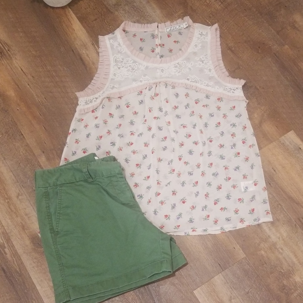 Chloe K Sleeveless Top Size M